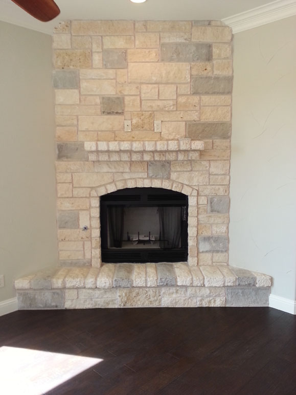 Pasadena_famfireplace